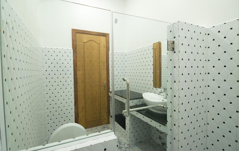 ホテル ［サラ カムラウック］スタジオ 一軒家（8 m²）／19バスルーム シェムリアップ エクステリア 写真